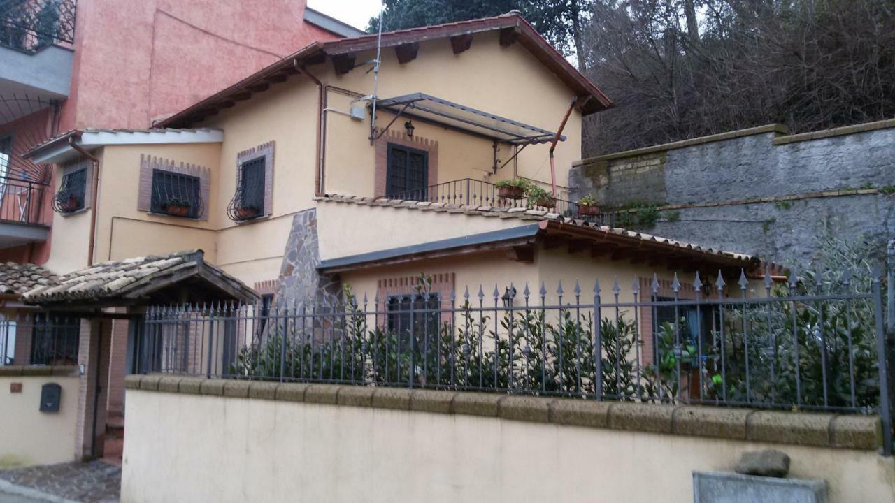 切萨诺Il Pettirosso别墅 外观 照片